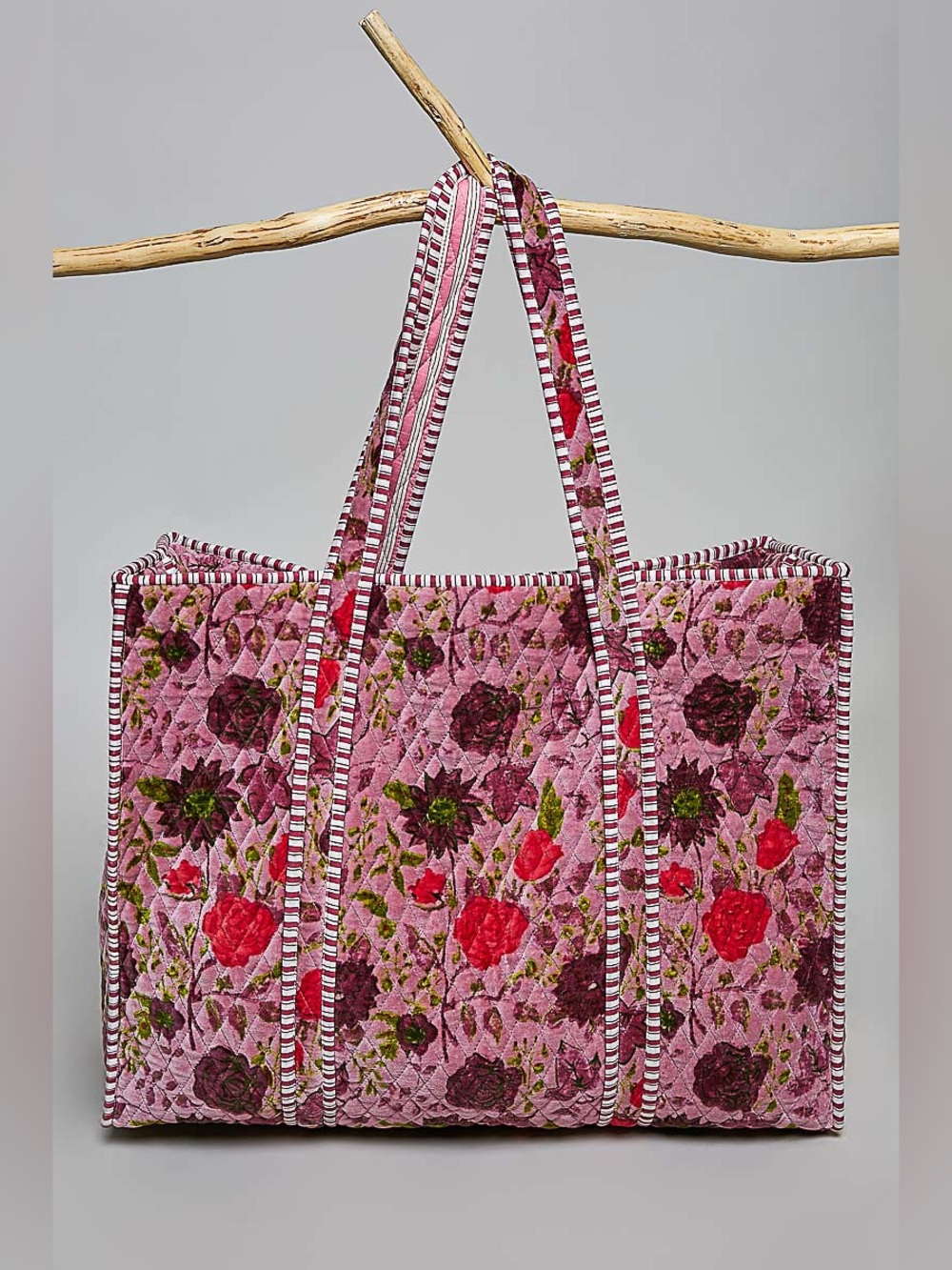 New 🔥POL Quilted velvet tote bag